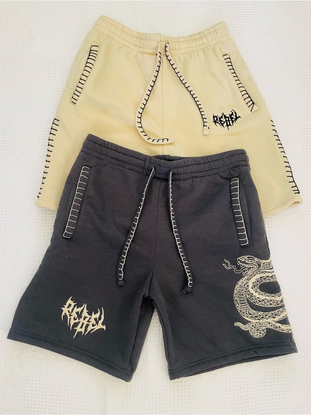 BUNDLE (2) Rebel Vengeance Sweat Shorts Men’s Medium Embroidered Logo Streetwear